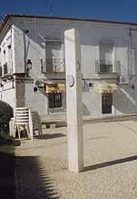 Monumento � Moura Sal�quia